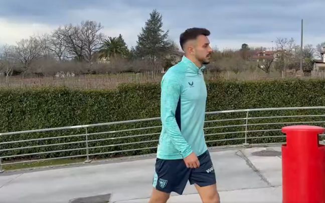 Aitor Paredes durante el entrenamiento de hoy 