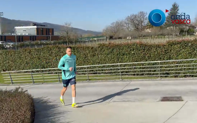 Álex Berenguer salta de inicio con el grupo / Imanol Vilella