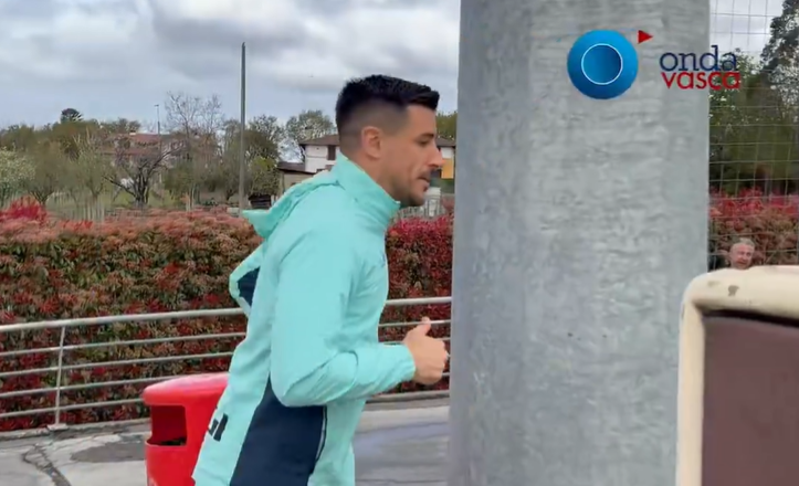 Yuri Berchiche vuelve al grupo / Imanol Vilella