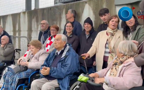 El Athletic recibe a través de la FEAFV a los usuarios de la Residencia Bouco de Zabalbide / Imanol Vilella