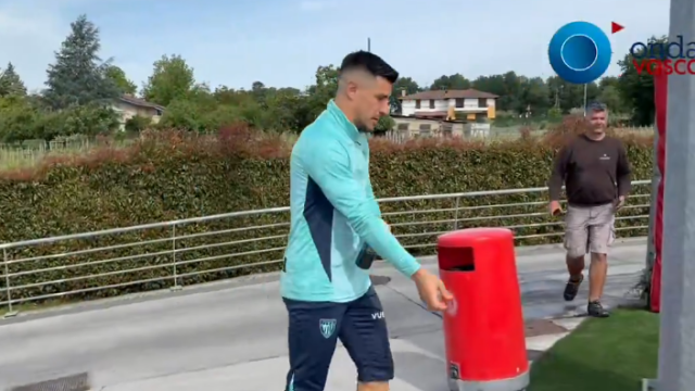 Yuri Berchiche se ejercita con normalidad / Imanol Vilella