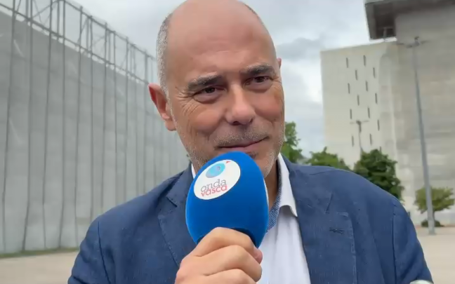 Ricardo Arana durante la presentación de la nueva camiseta del Barakaldo 
