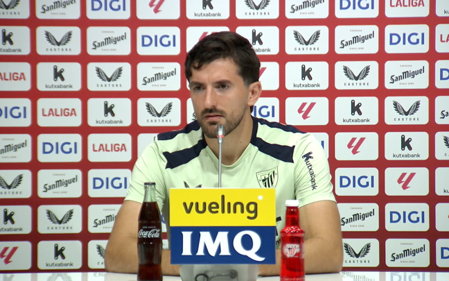 Daniel Vivian durante la rueda de prensa de hoy en Lezama / Athletic Play