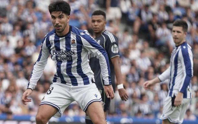 Carlos Soler, ante el Madrid. RUBEN PLAZA