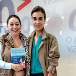 Carmen Posadas en Onda Vasca presentando su último libro