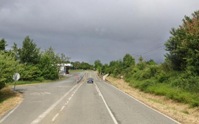 Tramo de la carretera NA-2410 en el que se produjo el accidente.