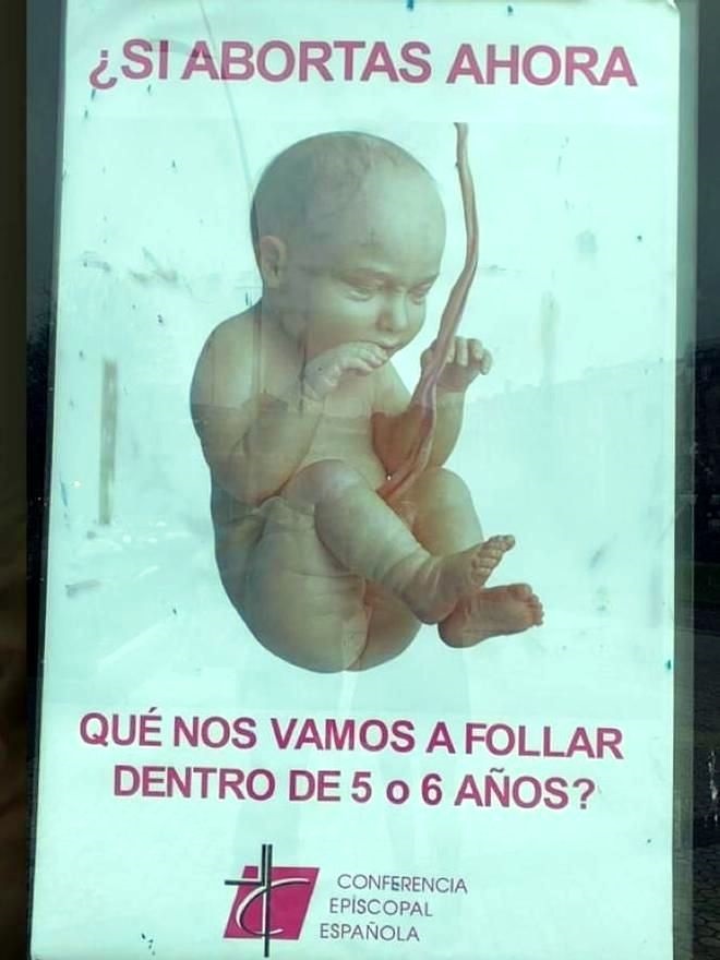 Cartel en el que se puede leer el ataque a la Conferencia Episcopal DANI MIERA Cartel en el que se puede leer el ataque a la Conferencia Episcopal DANI MIERA
