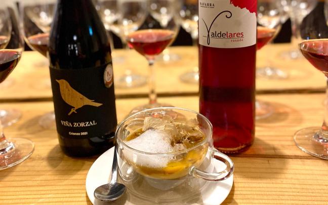 Cazuelica ganadora de la edición anterior, 'Marmitako de atún', del restaurante La Hacienda de Mutilva, maridado con Vinos D.O. Navarra. Foto: Asociación de Hostelería y Turismo de Navarra Cazuelica ganadora de la edición anterior, 'Marmitako de atún', del restaurante La Hacienda de Mutilva, maridado con Vinos D.O. Navarra. Foto: Asociación de Hostelería y Turismo de Navarra