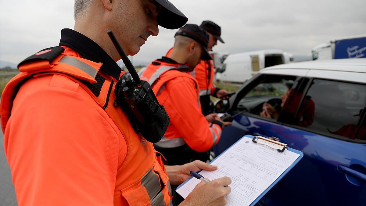 Los agentes realizan la campaña este fin de semana.