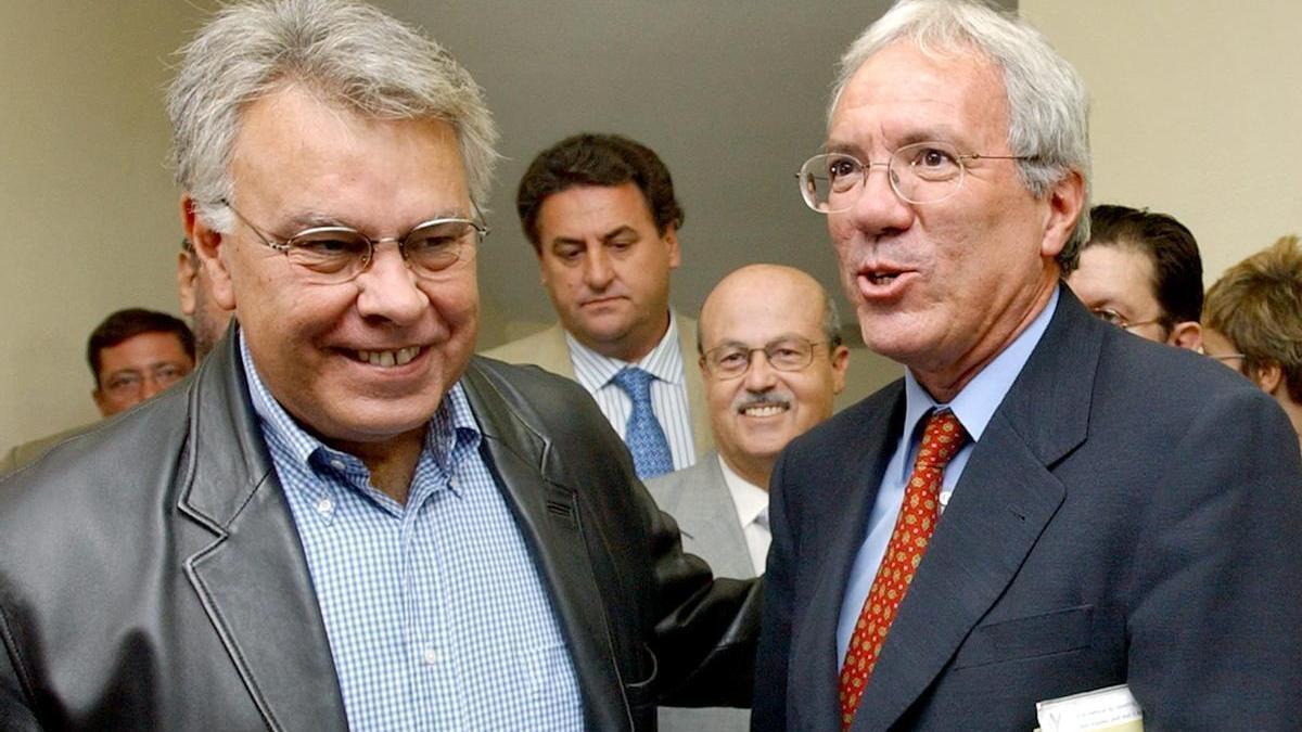 Felipe González y el exministro del Interior José Barrionuevo.