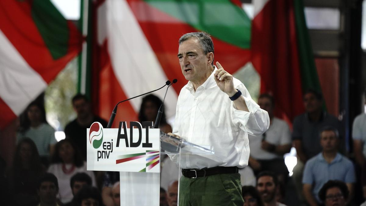 El presidente del EBB del PNV, Aitor Esteban, en el mitin celebrado en mayo