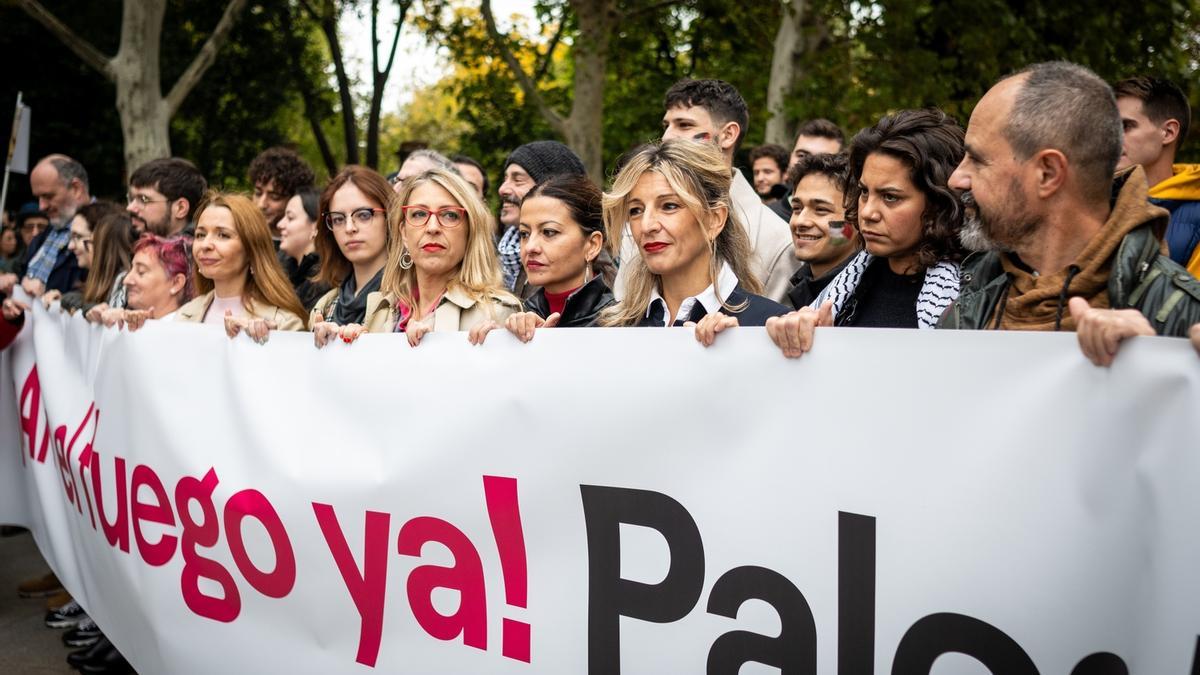 Díaz, con otra pancarta.