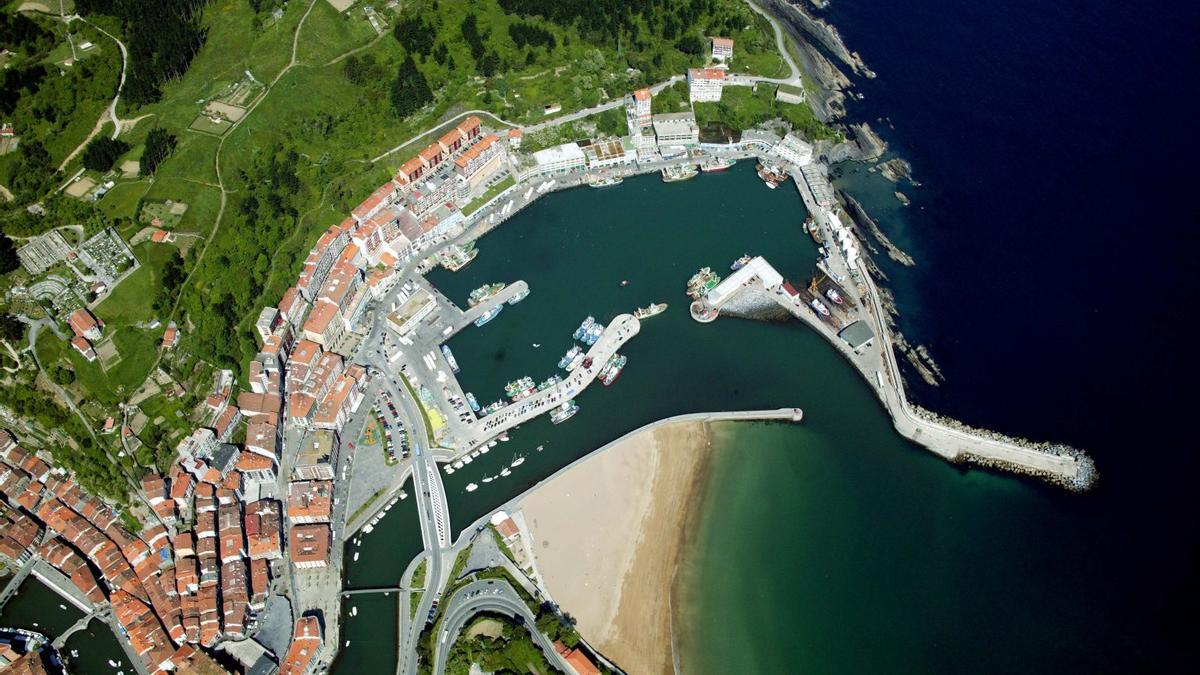 El proyecto comprende el refuerzo y acondicionamiento del muelle Egidazu