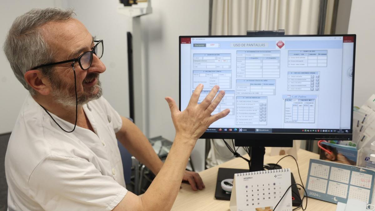 Entrevista al pediatra Pedro Gorrotxategi, quien muestra el estudio que ha realizado sobre atención primaria.