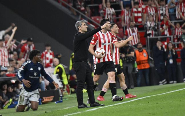 Ernesto Valverde durante el Athletic-Manchester United disputado en San Mamés. Foto: OSKAR GONZALEZ