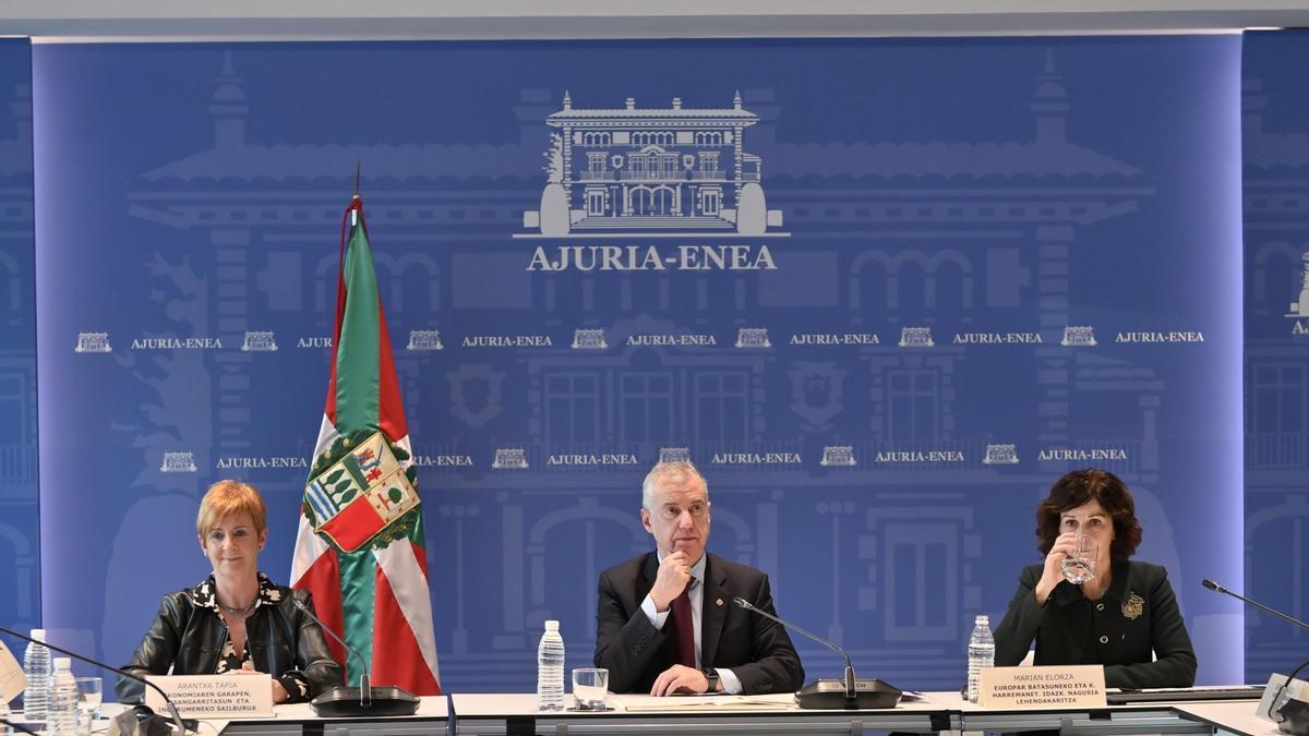 El lehendakari, Iñigo Urkullu, con la secretaria de Unión Europea y Acción Exterior, Marian Elorza