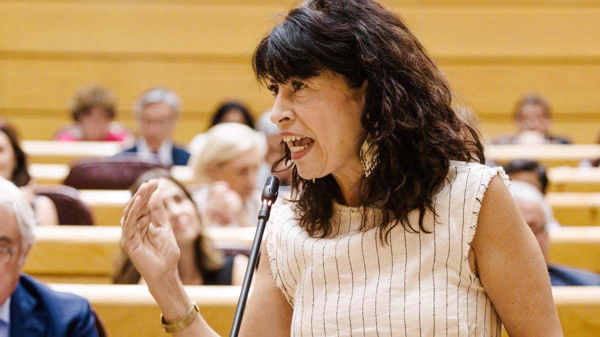 La ministra de Igualdad, Ana Redondo, durante una sesión de control al Gobierno en el Senado.