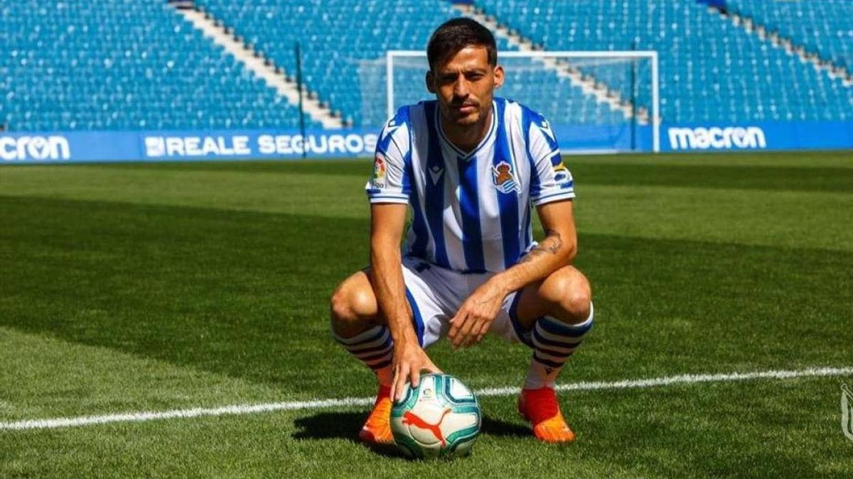 David Silva, en 2020 tras su presentación como nuevo jugador txuri-urdin. / REAL SOCIEDAD