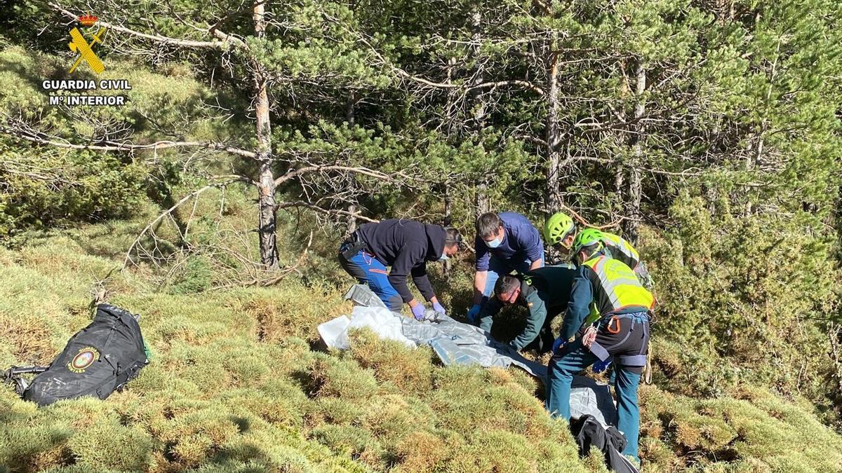 La Guardia Civil investiga si el cadáver hallado este domingo en un entorno boscoso de Peña Oroel, en Jaca (Huesca), puede ser el ciudadano francés Cédric Tauleygne.