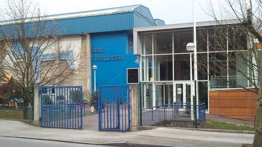 El acceso al polideportivo de Arrigorriaga ya se puede realizar con el sistema NIK Patrika Digitala