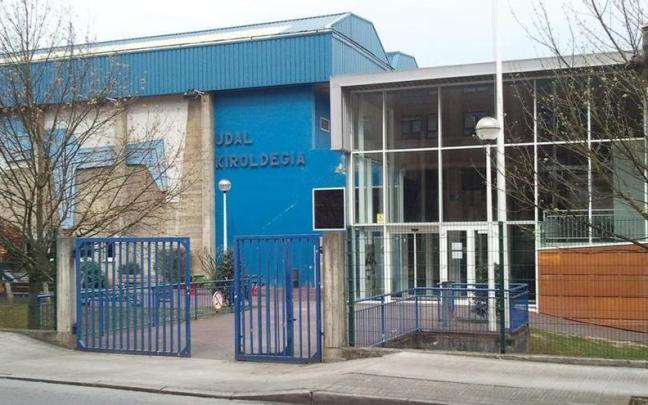 El acceso al polideportivo de Arrigorriaga ya se puede realizar con el sistema NIK Patrika Digitala