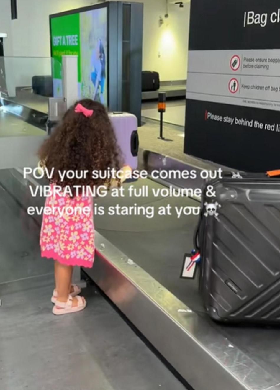 La madre viajaba con su hija pequeña.