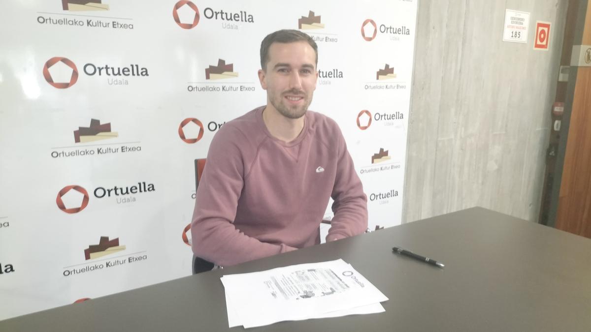 Jagoba Portillo, concejal de Euskera, presentó los udalekus veraniegos