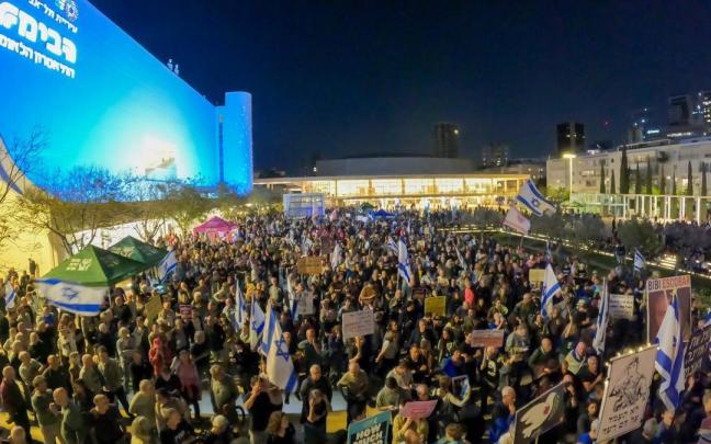 Cientos de israelíes protestan contra el gobierno de Benjamin Netanyahu