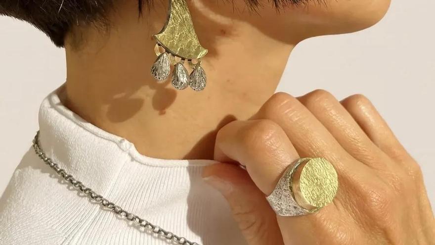 ‘Agirre Bitxiak’ apuesta por piezas artesanales concebidas para perdurar en el tiempo.