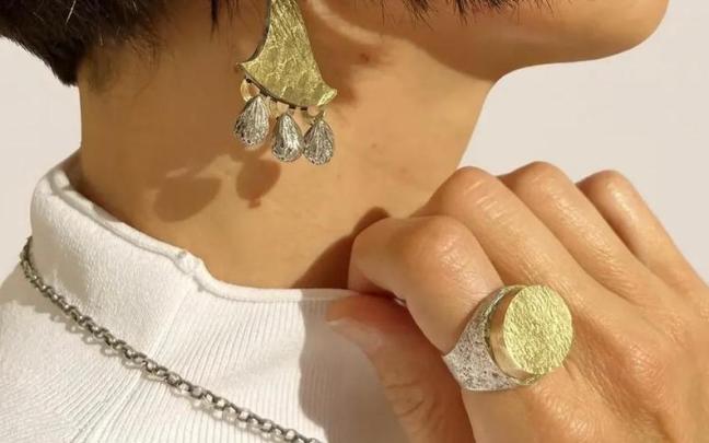 ‘Agirre Bitxiak’ apuesta por piezas artesanales concebidas para perdurar en el tiempo.