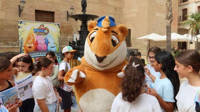 Los participantes, acompañados por los personajes Marco Topo y su hermana Marta, deberán recorrer los puntos señalados en el mapa