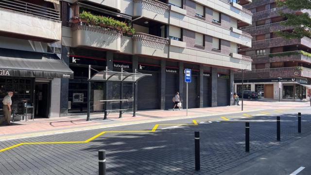 Parada de autobús de la Avenida de Navarra de Beasain.