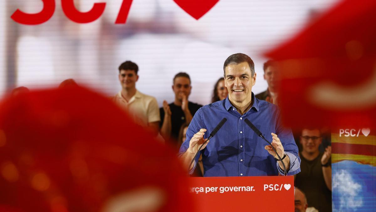 Sánchez interviene durante un acto de campaña del PSC en Sant Boi.