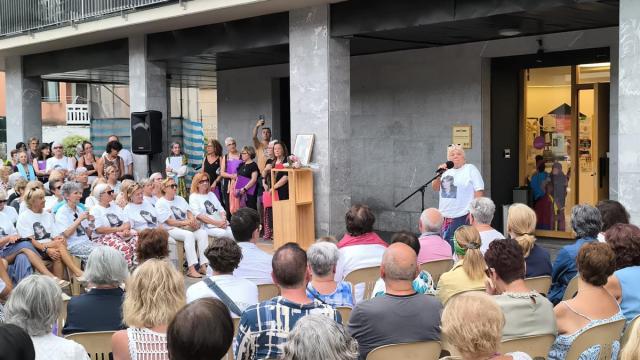 La madre de Nagore Laffage, Asun Casasola, en el multitudinario homenaje de esta tarde en Irun