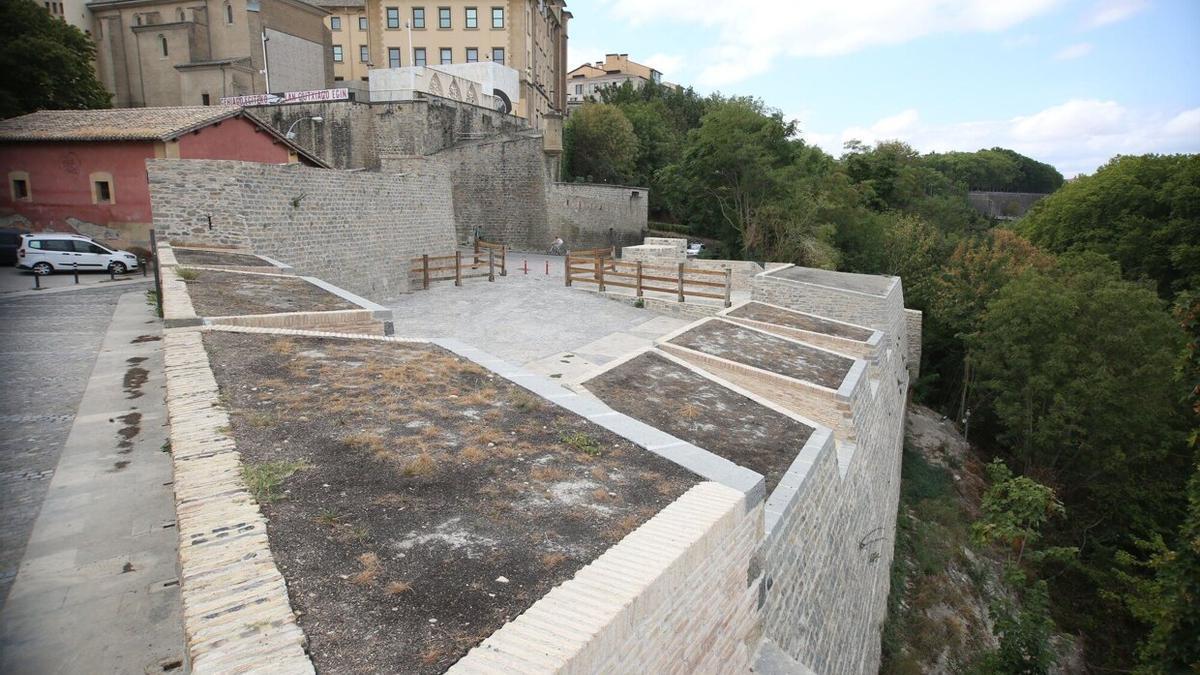 Aparcamiento de corralillos o Baluarte de Parma.