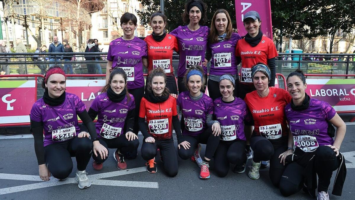 Elia, Nagore, Maitane, Onditz, Itziar, Eider, Aixarte, Enara, Maider, Amets y Mireia, desde Lizartza.