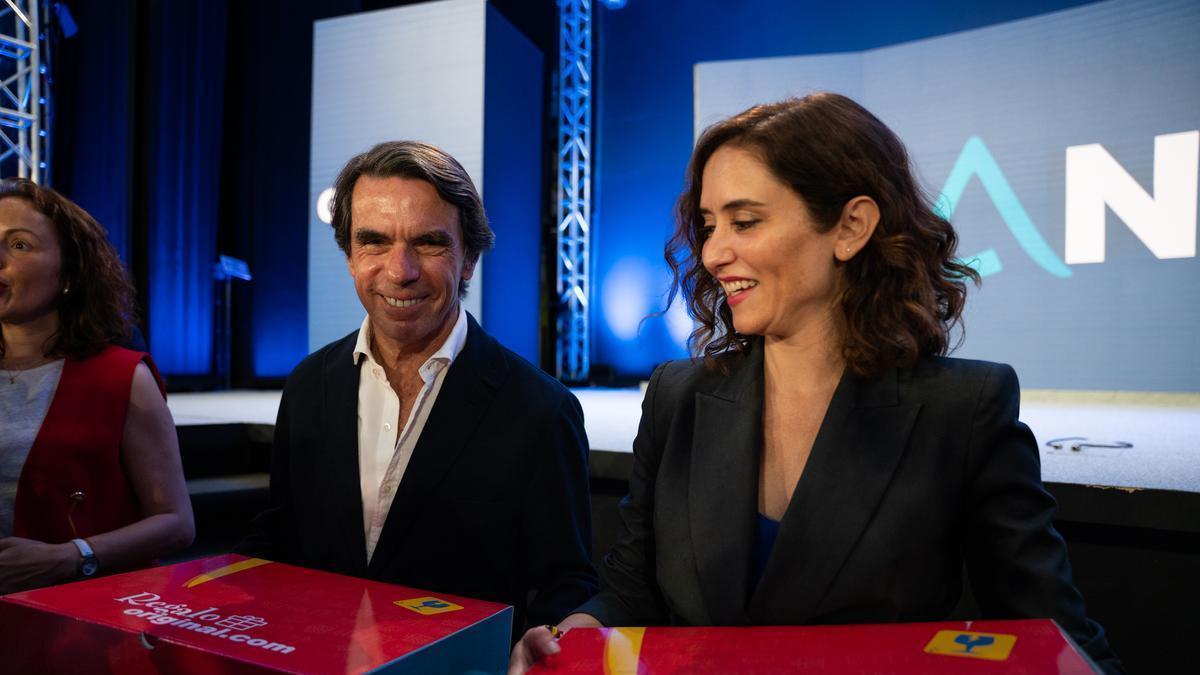 La presidenta de Madrid, Isabel Díaz Ayuso, junto a José María Aznar en una imagen de archivo.