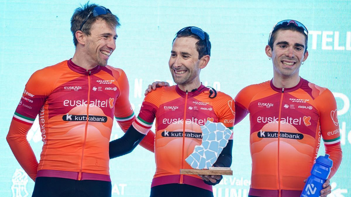 El Euskatel-Euskadi fue premiado como el mejor equipo de la clásica.
