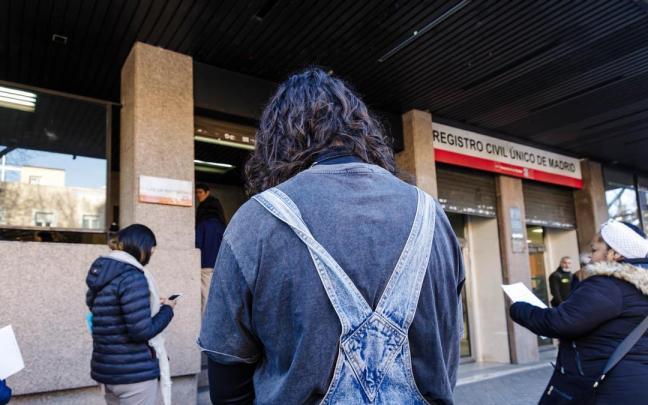 Entrada de un Registro Civil en Madrid. Entrada de un Registro Civil en Madrid.