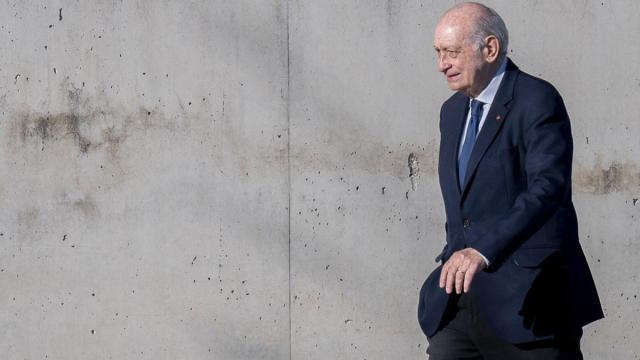 El exministro del Interior Jorge Fernández Díaz a su llegada al primer día del juicio de la Operación Kitchen.