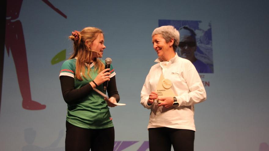 La labor de Arantxa Gutiérrez en el ámbito del deporte encontró reconocimiento con el premio del público.