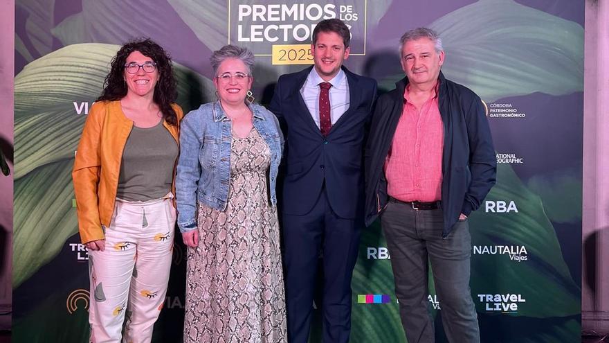 El dircetor de National Geographic junto a los representantes de Gorbeia