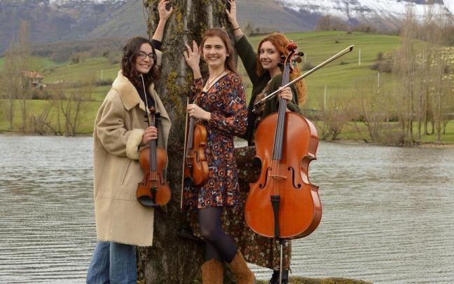 Integrantes de Ziza Folks, que actuarán en Otxarkoaga