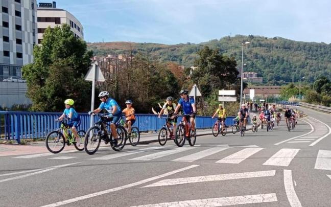 La marcha ciclista del Día Popular de la Bicicleta se volverá a celebrar este domingo en Basauri