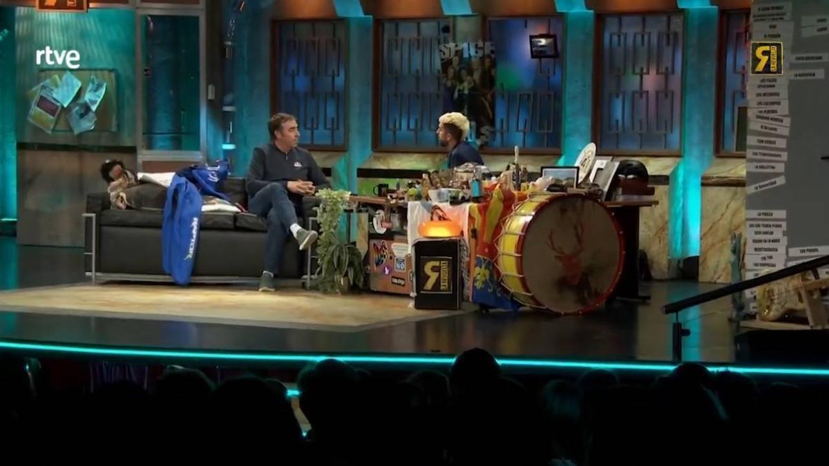 Nani Roma junto a David Broncano en 'La Revuelta'