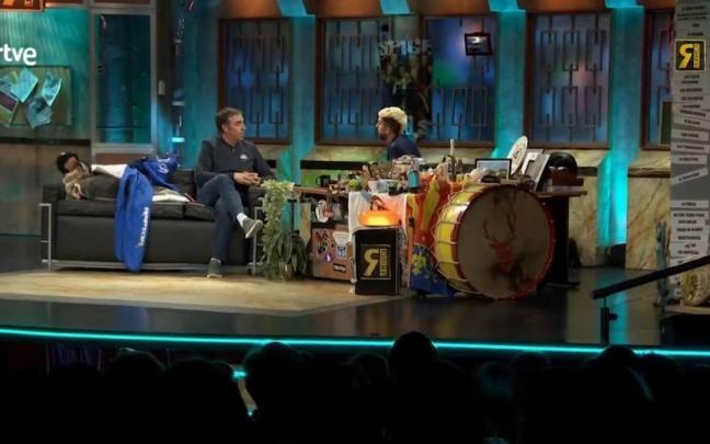 Nani Roma junto a David Broncano en 'La Revuelta'