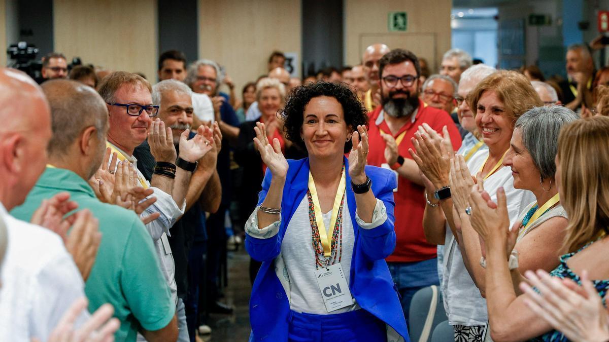 Marta Rovira, recibida entre aplausos a su llegada al Consejo Nacional de ERC.