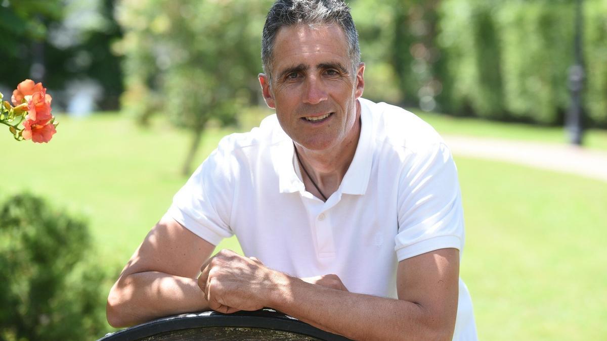 Miguel Indurain posa en una reciente entrevista.
