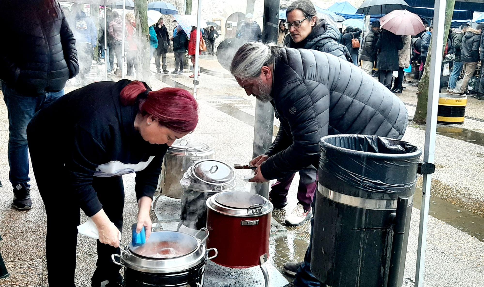 Participantes en el certamen de putxeras