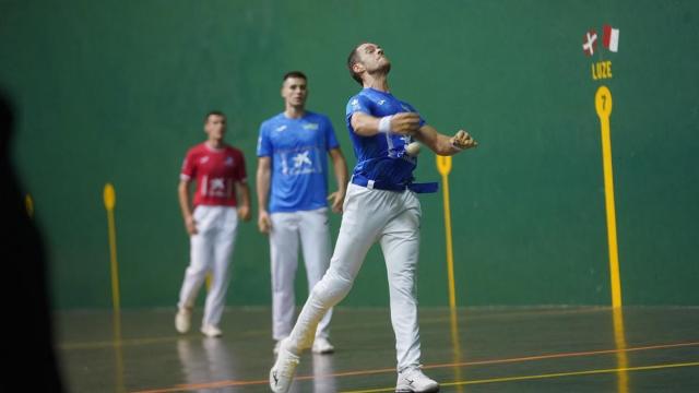 Unai Laso y Martxel Iztueta superan en Bermeo a Ezkurdia-Rezusta.